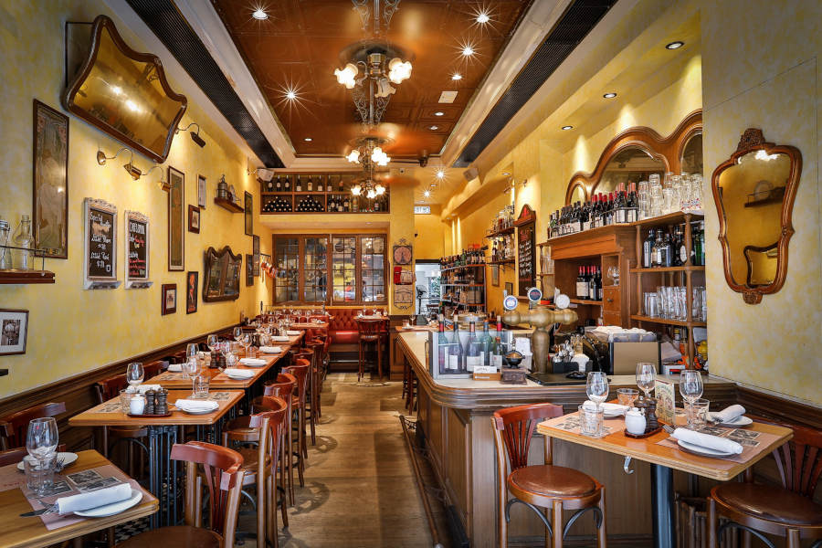 dining room at bouchon bistro francais hong kong