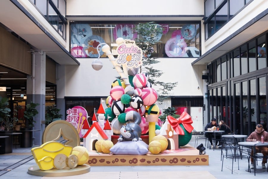 the centerpiece of chinese new year display in central market in central