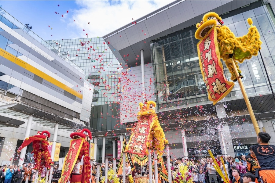 4 lions performing at citygate outlets lion dance show