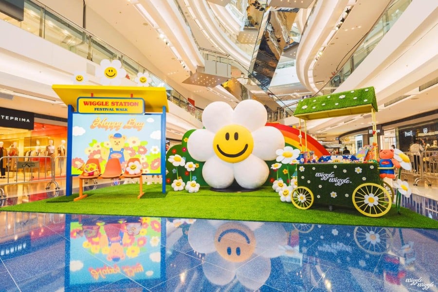 the chinese new year installation at festival walk in partnership with wiggle wiggle