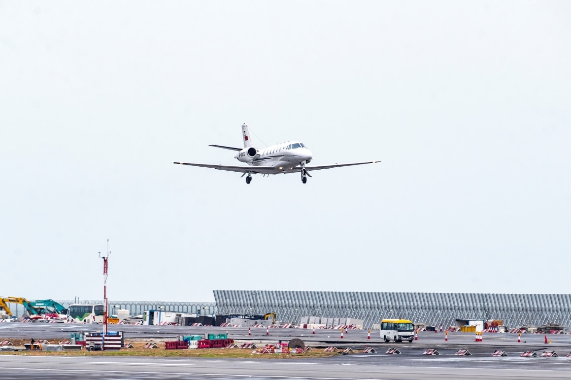 hong kong airport centre runway testing
