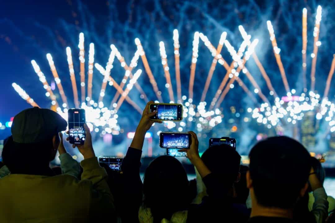 hong kong fireworks guide with location, dates and viewing points