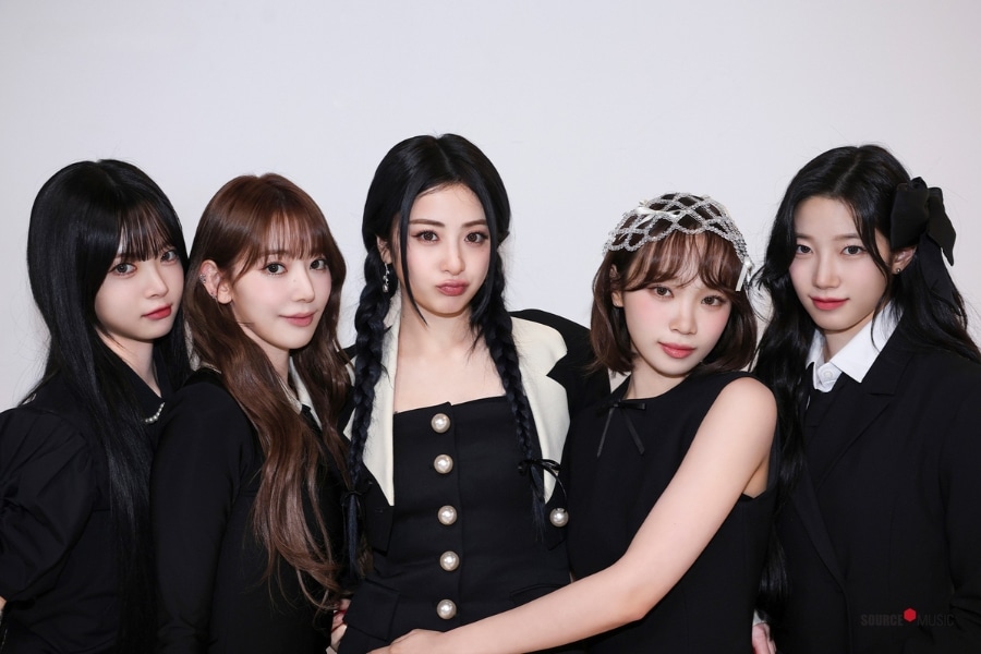 5 members of kpop girl group le sserafim