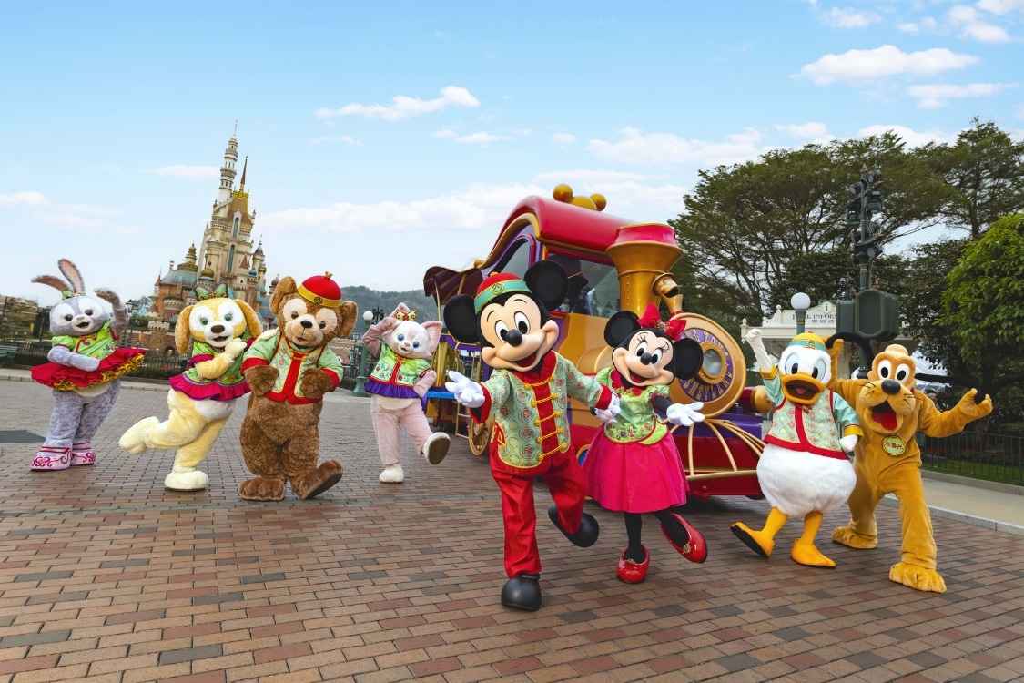 mickey and friends street celebration chinese new year