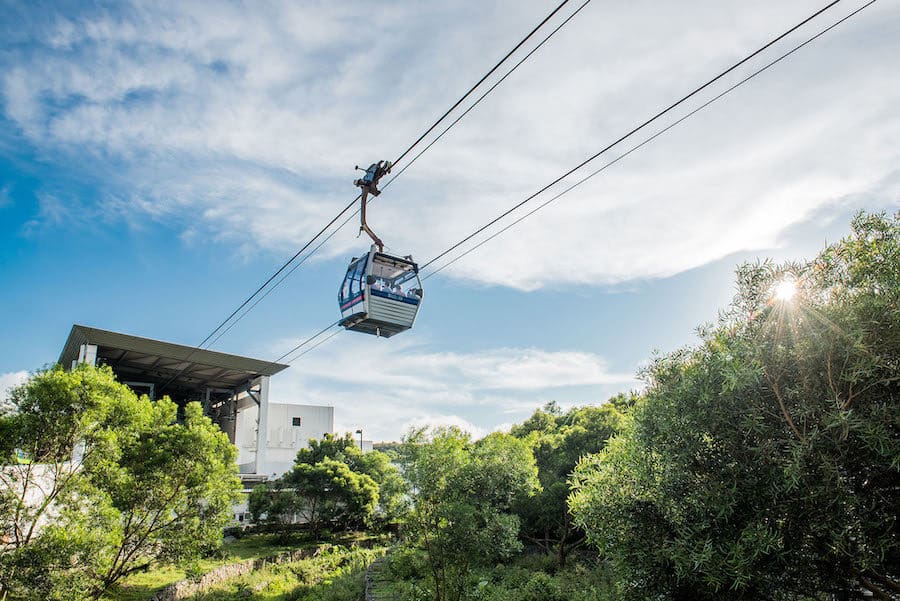 Ngong Ping 360 cable car tung chung hong kong