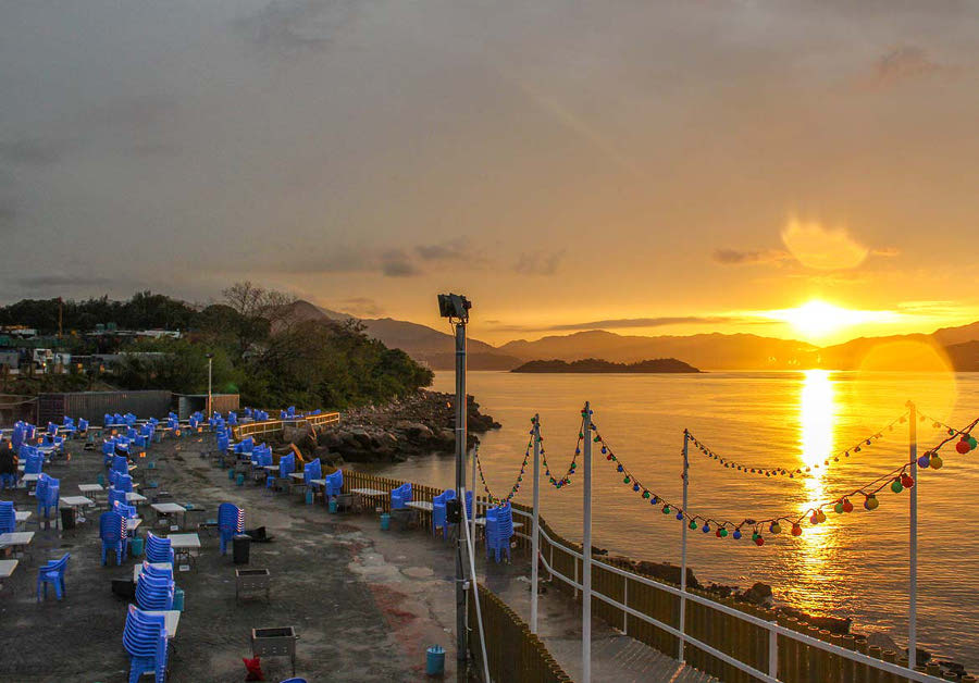 sunset on whitehead barbecue, ma on shan